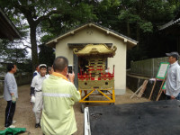 水浴び神輿