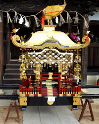 復元完了した神輿